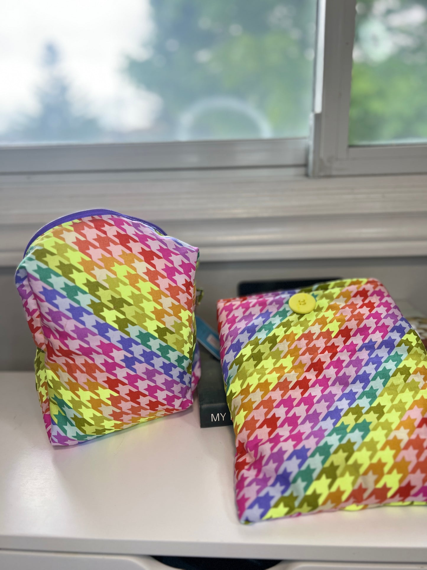 On the Go Glow Floral Bags | Pouch